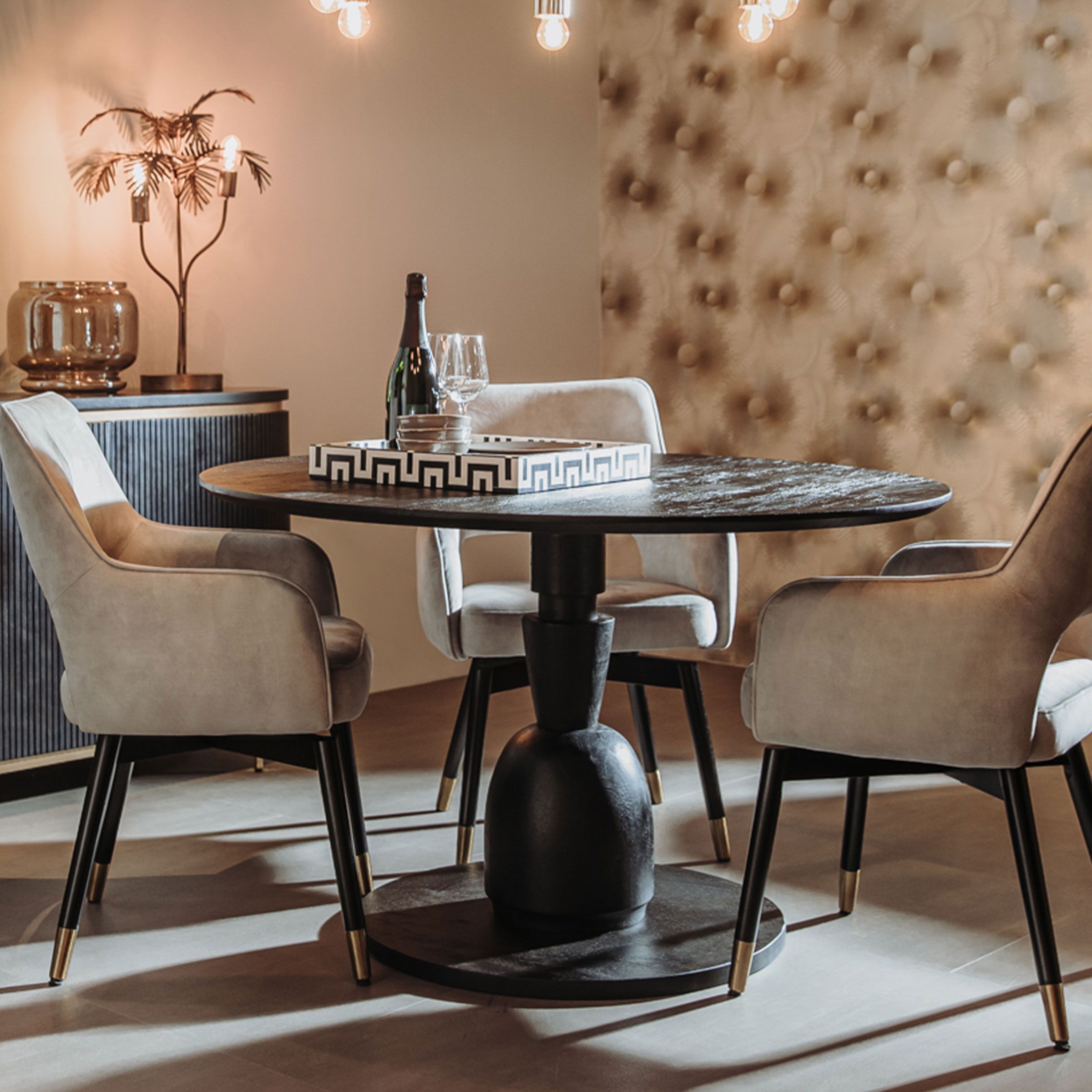 Tower Living ronde eettafel Brunello – 130 cm mangohout in zwart