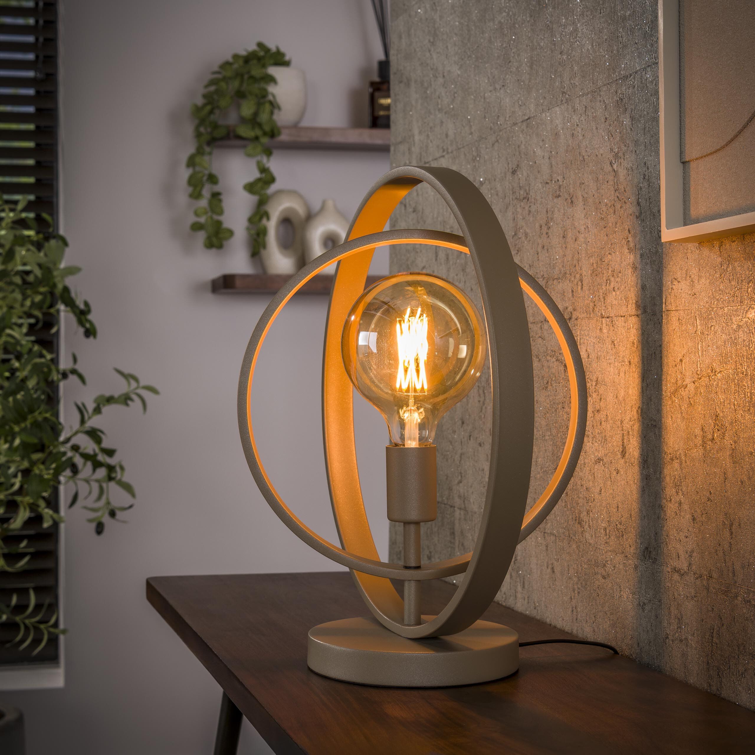 Tricia Tafellamp in Beige – Stijlvolle Verlichting voor Elke Kamer