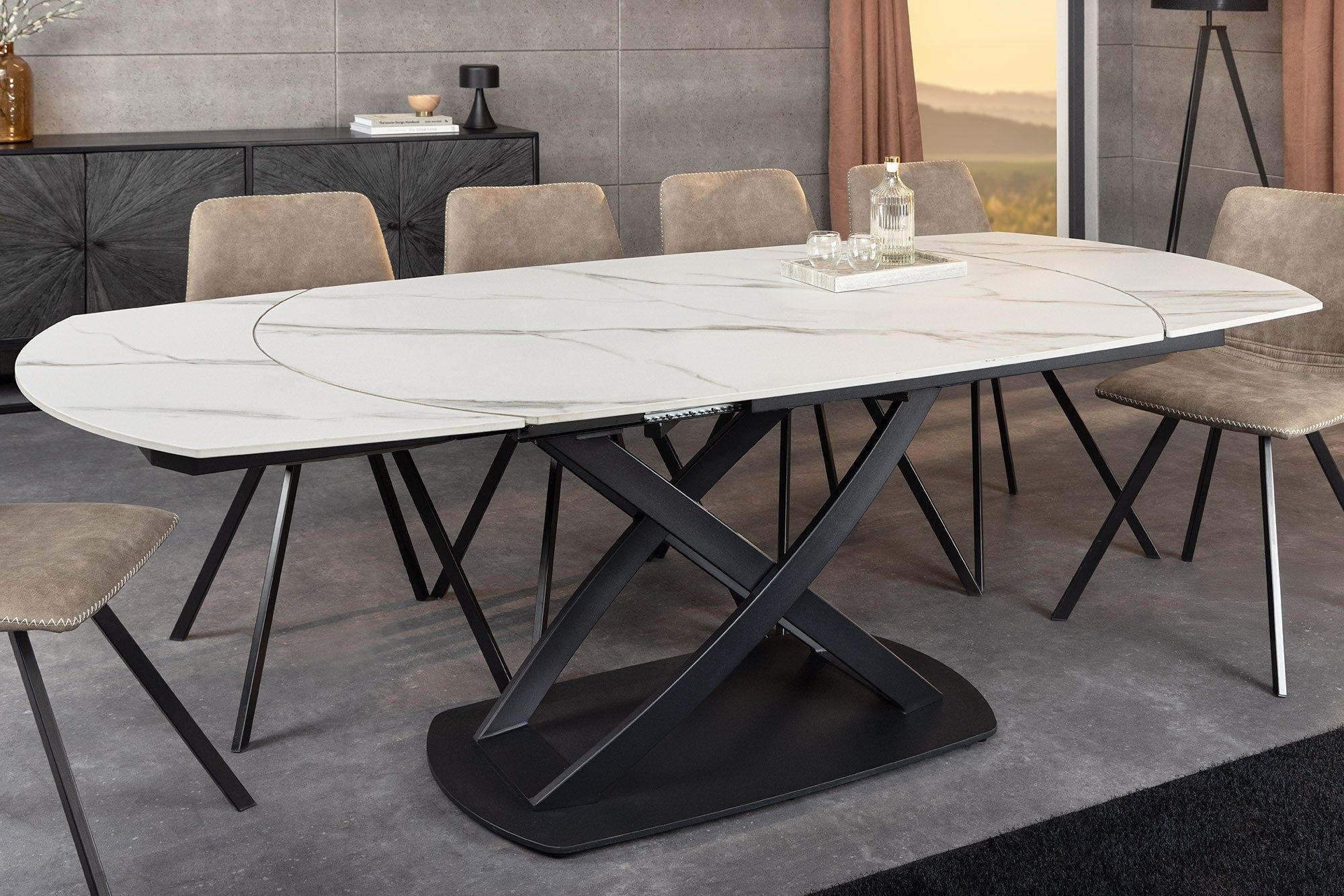 Uitschuifbare eettafel INCEPTION – Strak wit marmer met zwart metalen frame