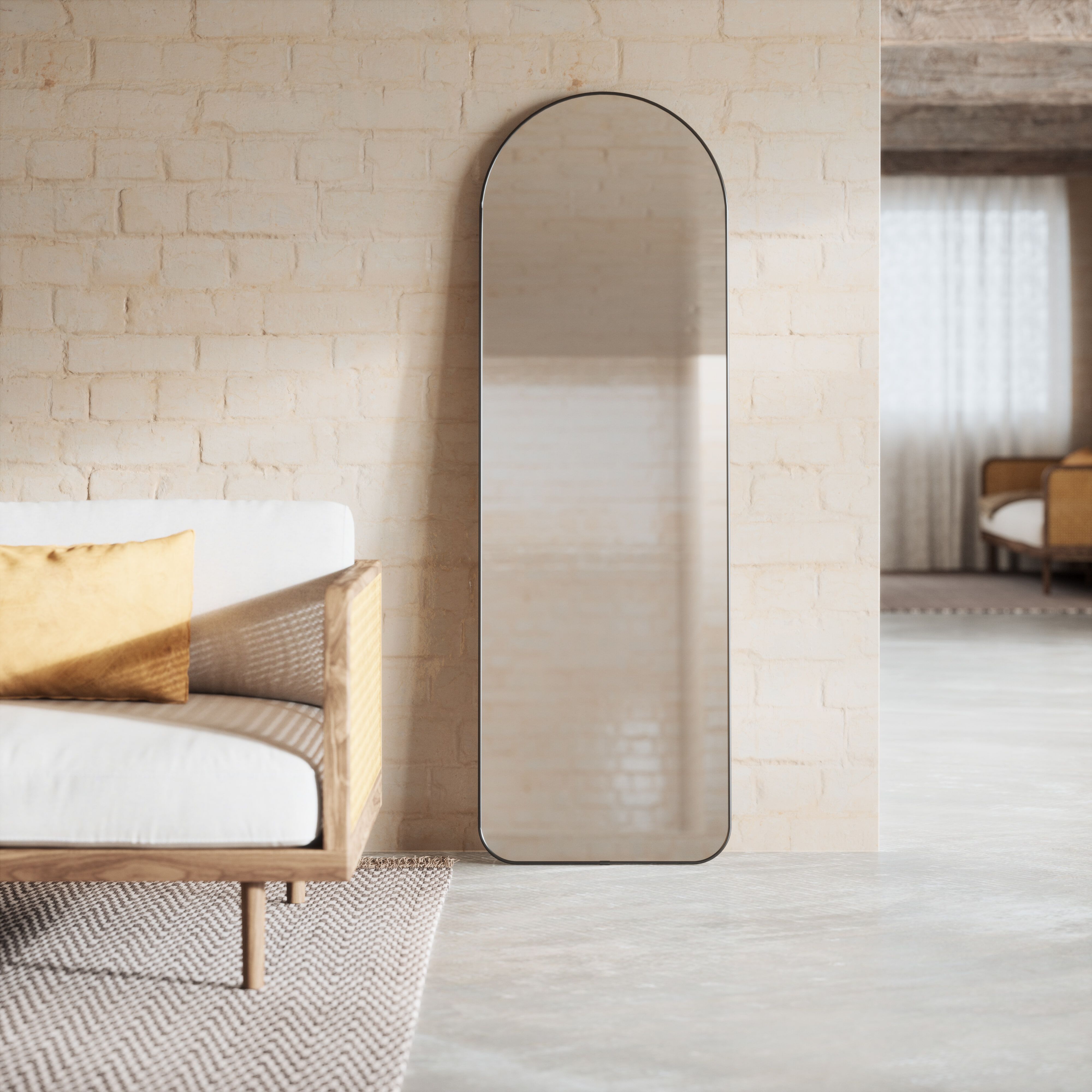 Umbra Hubba Arched – Luxe metalen wandspiegel 158 × 51 cm