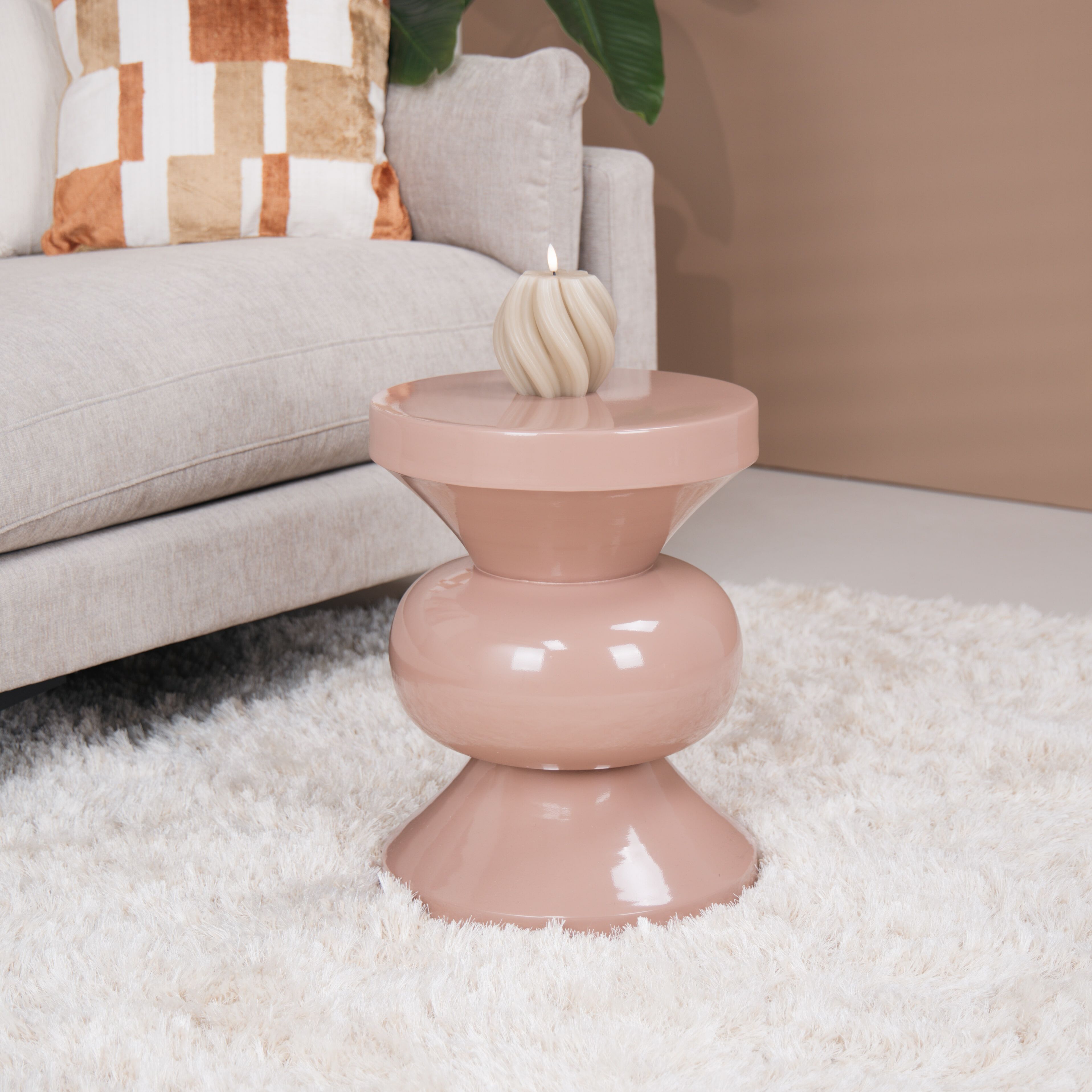 Vintage Roze Ronde Bijzettafel Ole van Brix – Compact Design met Hoogglans Flair