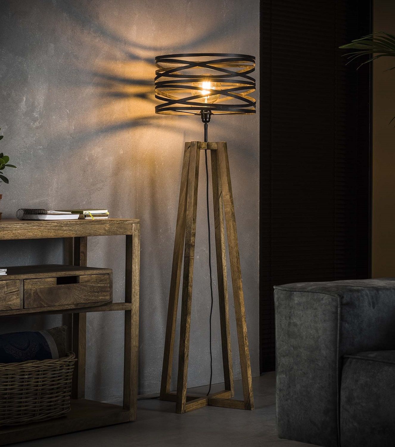 Vloerlamp Twister 141 cm – eigentijds verlichtingsstatement in slate‑grijs