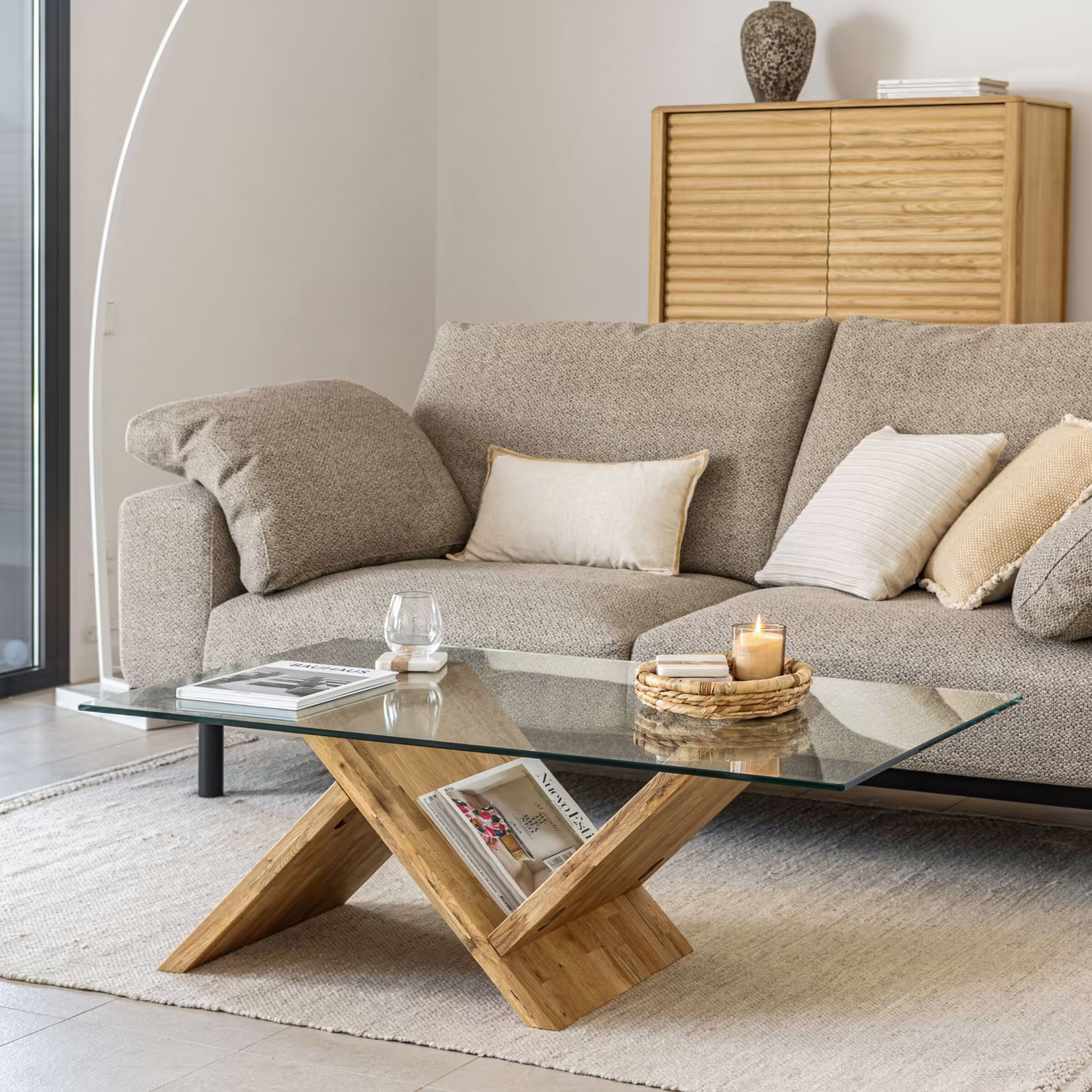 Waley salontafel van Kave Home – massief eiken met gehard glas, 120 × 70 cm