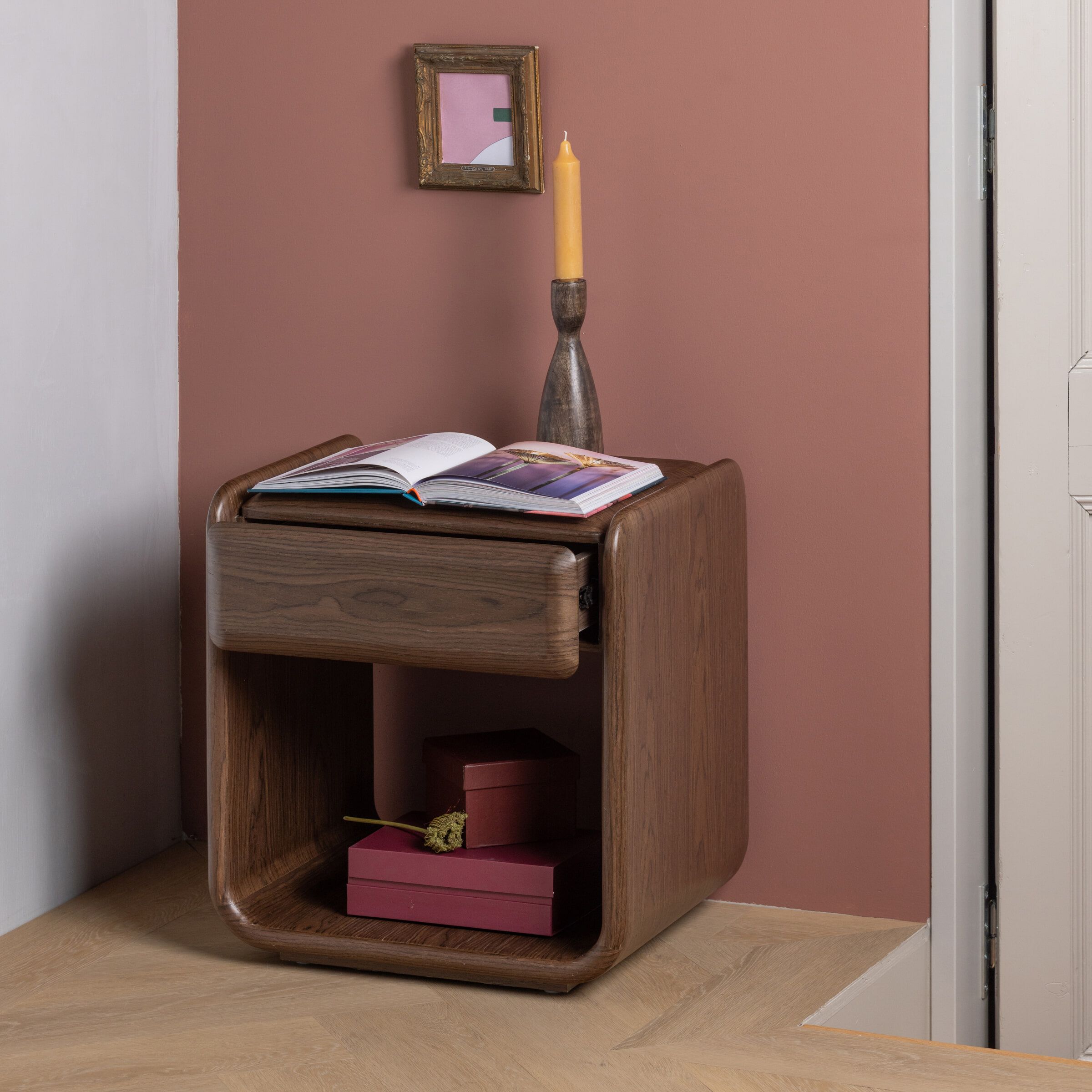 WOOOD Elura Nachtkastje met Lade – Compact en Warm Fineer in Bruin
