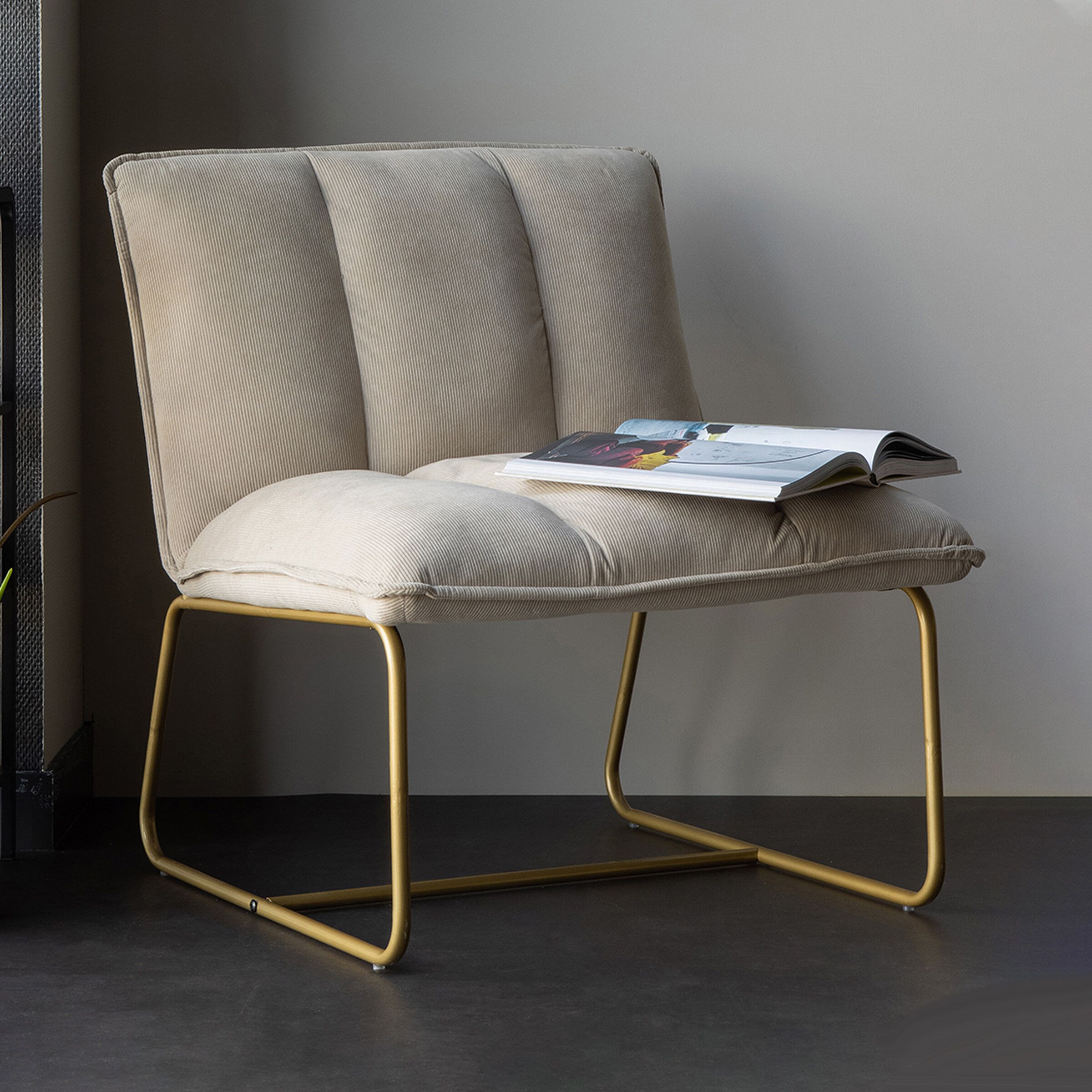 WOOOD Fauteuil Fie Rib – Elegante Zandkleurige Gezelligheid