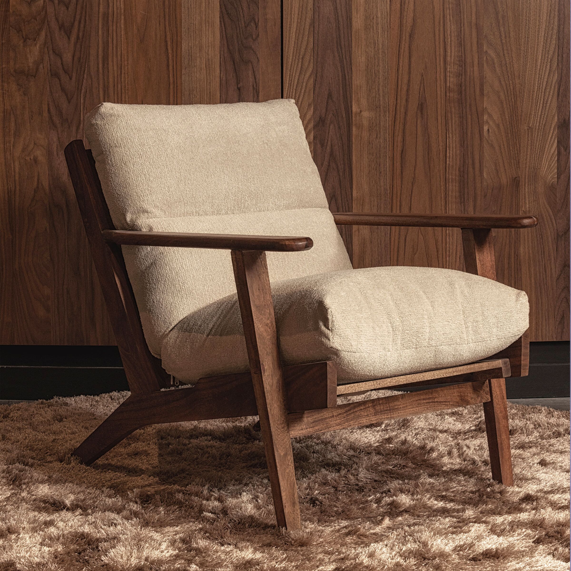 WOOOD Houston fauteuil – natuurlijke bouclé met acaciahout | Japandi stijl