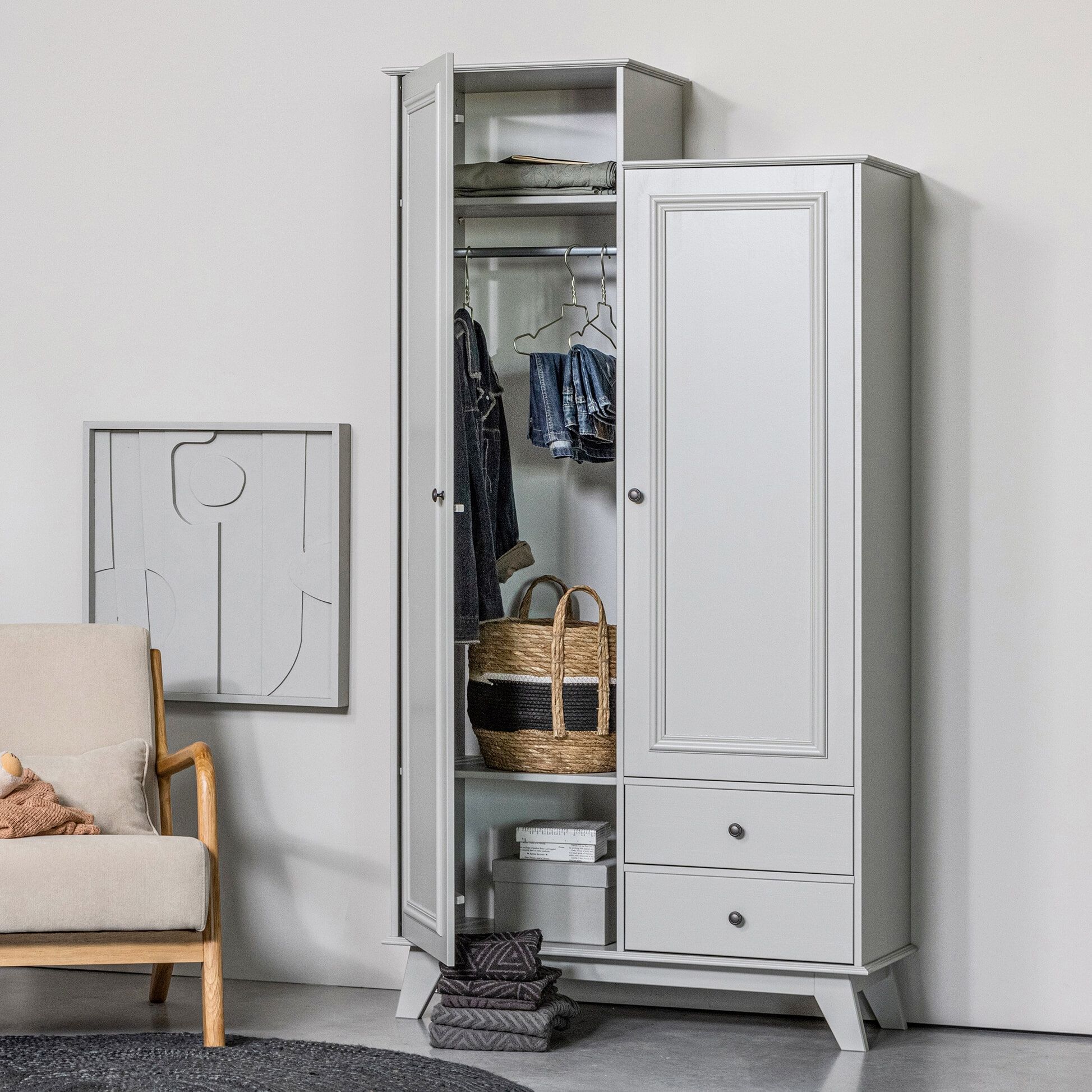 WOOOD Lily Kledingkast – Warme clay tint voor elke slaapkamer