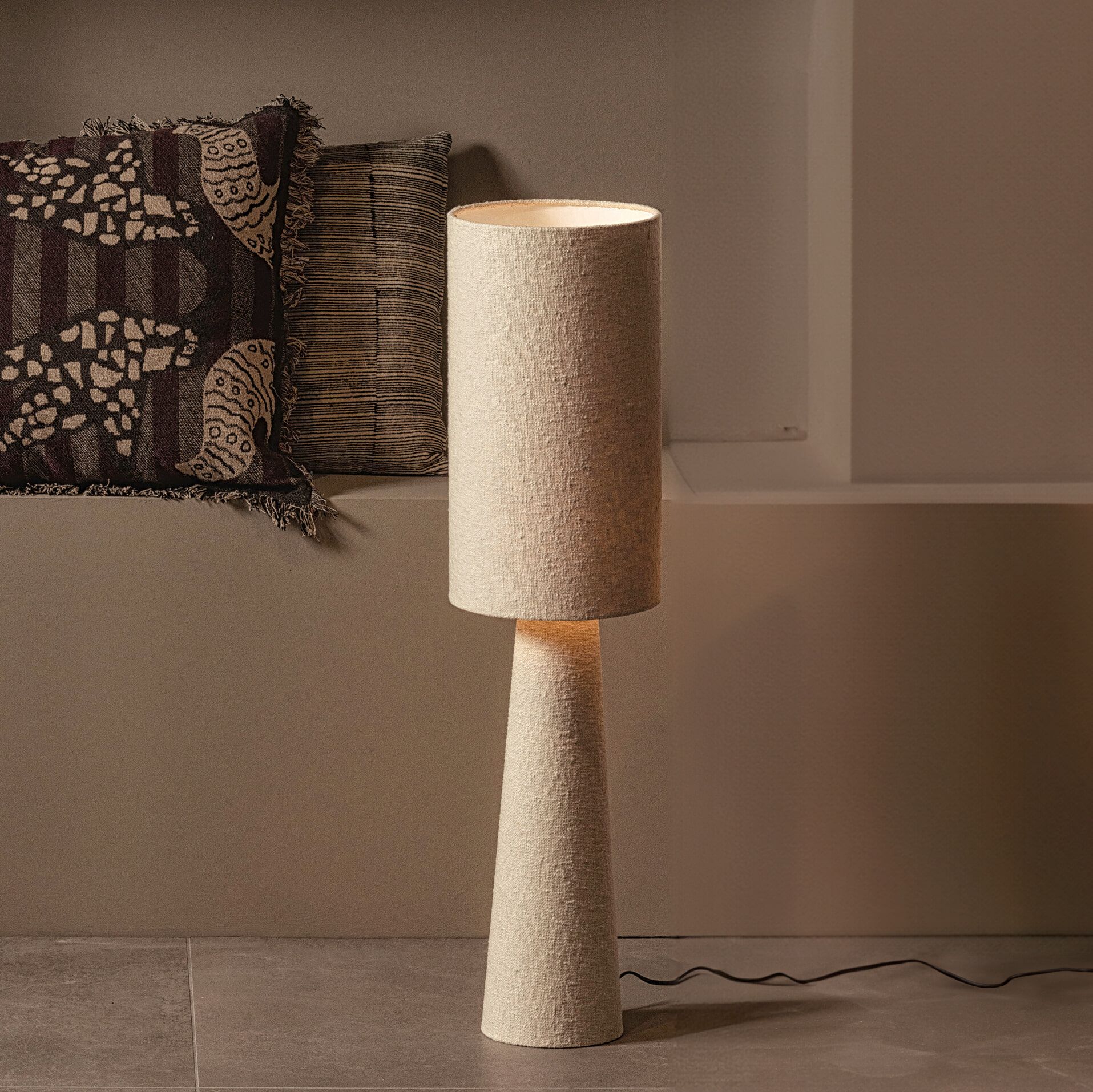 WOOOD Loft Bouclé tafellamp & vloerlamp – 90 cm natuurlijk licht in stijl