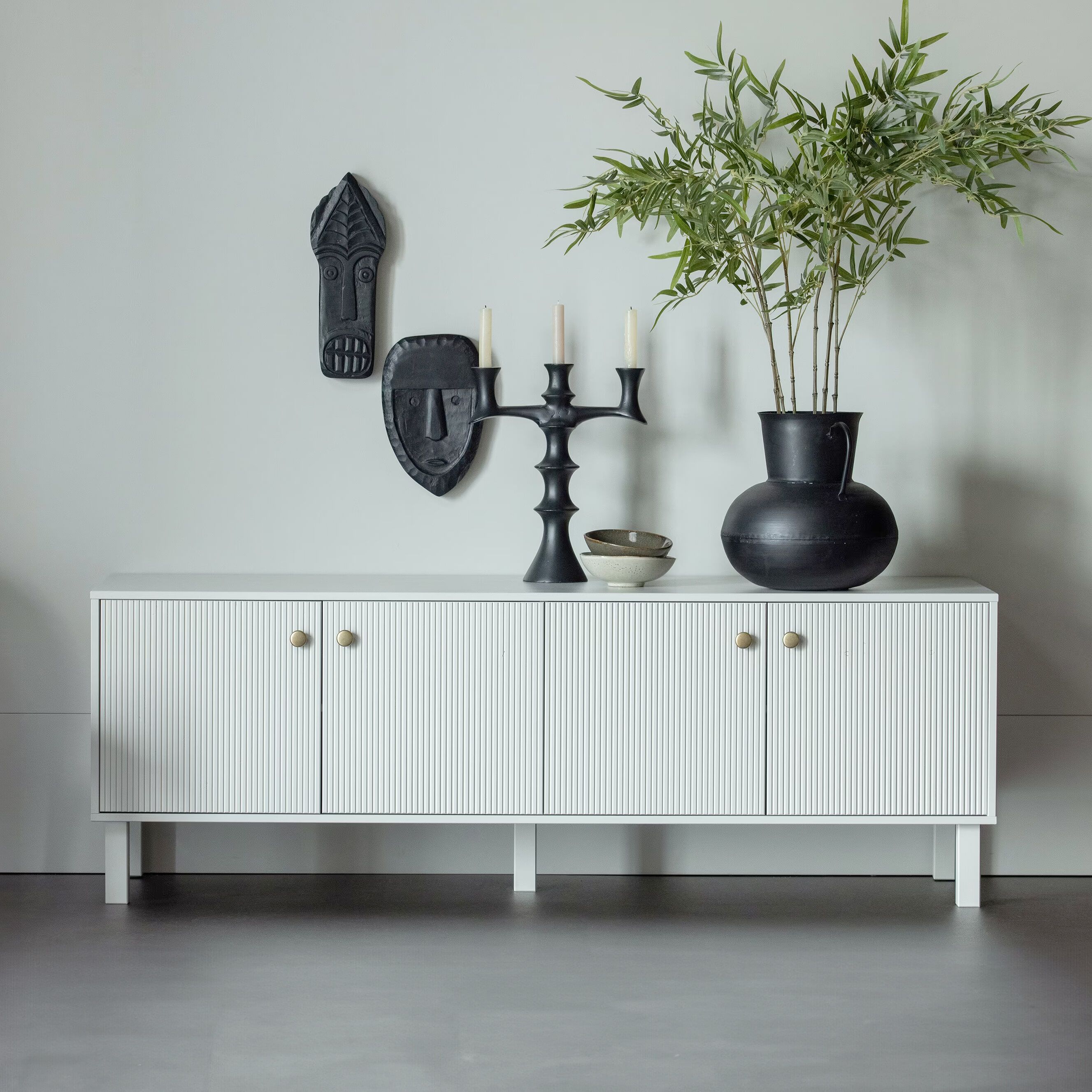 WOOOD Madu TV‑meubel 160 cm – Modern wolkengrijs met grenenhout en gouden details