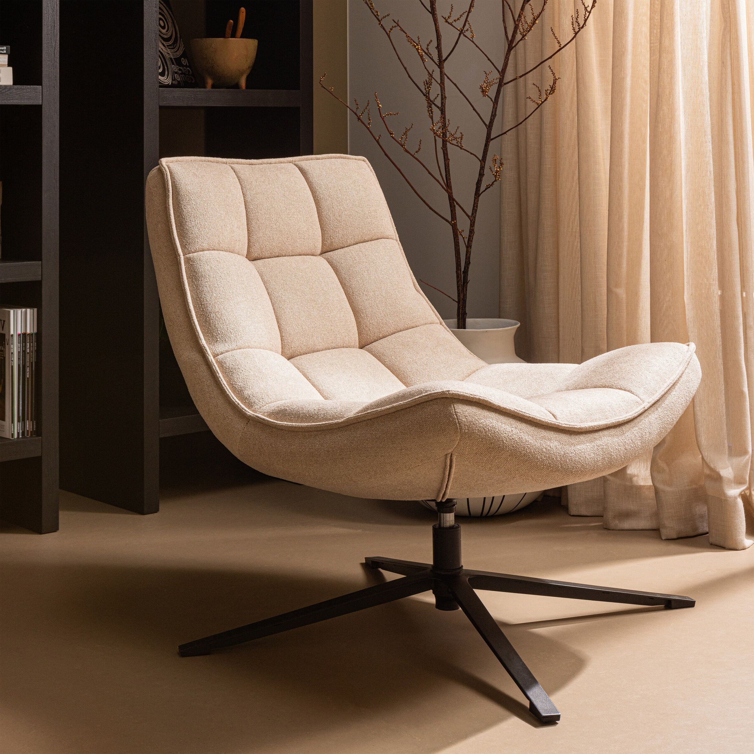 WOOOD Maudi Draaifauteuil – Comfortabel Design in Naturel