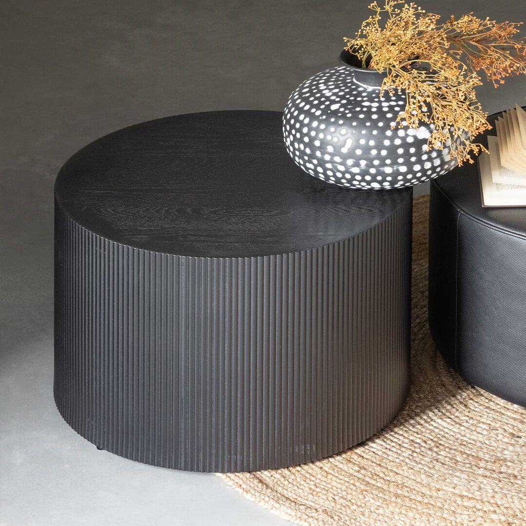 WOOOD Sanne ronde bijzettafel – zwarte, robuuste design voor elke ruimte