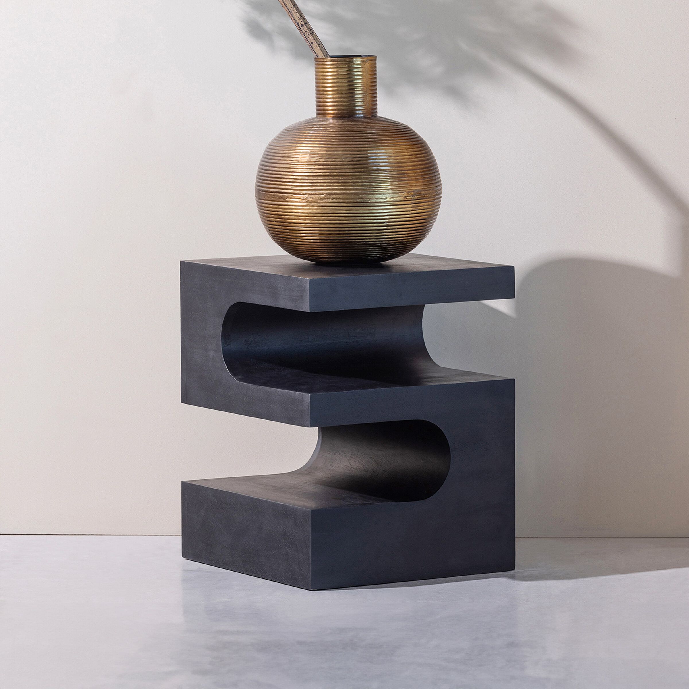 WOOOD Toma Bijzettafel – Strak Japandi‑design in zwart mangohout