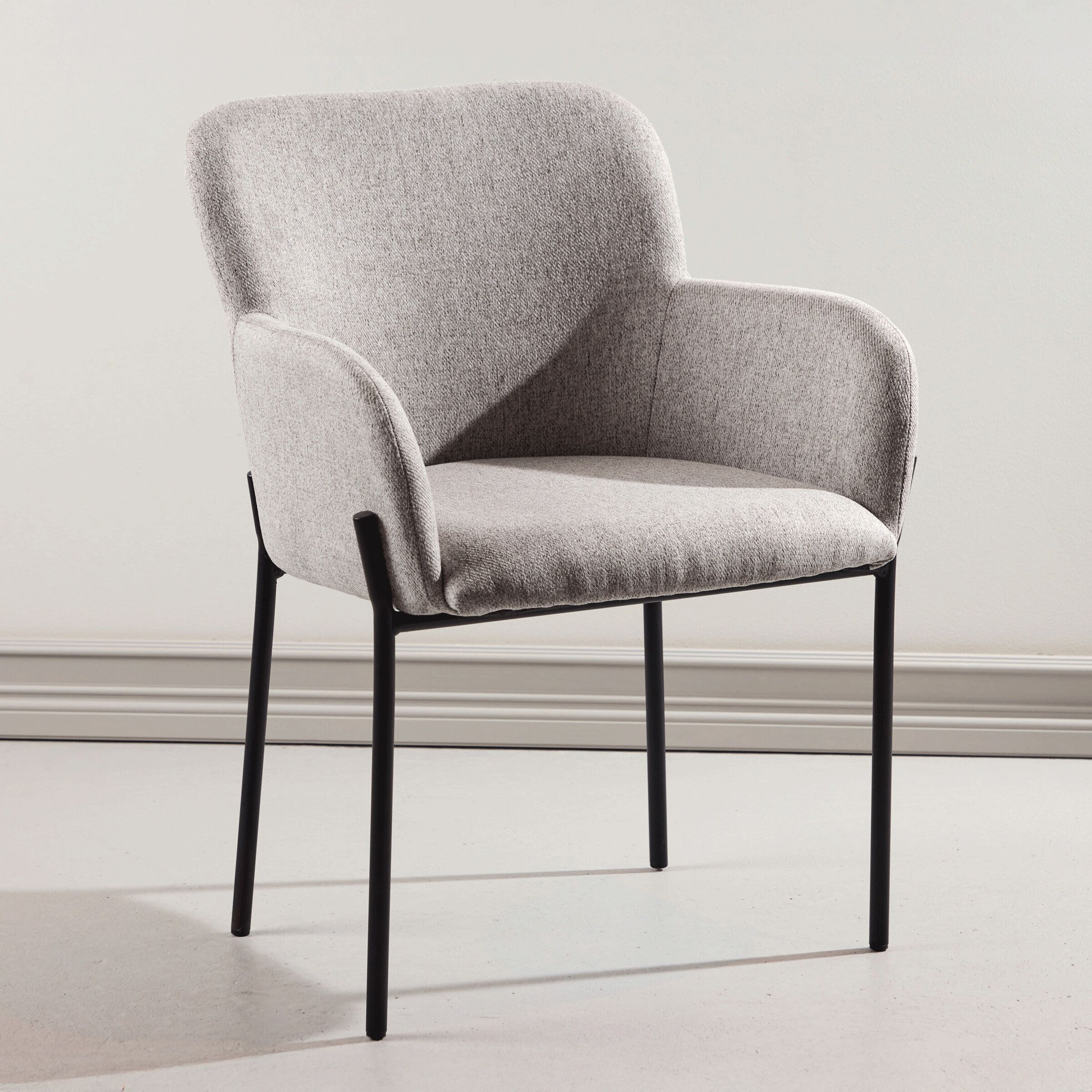 Yaakov eetkamerstoel in Beige – modern design met strak staalframe