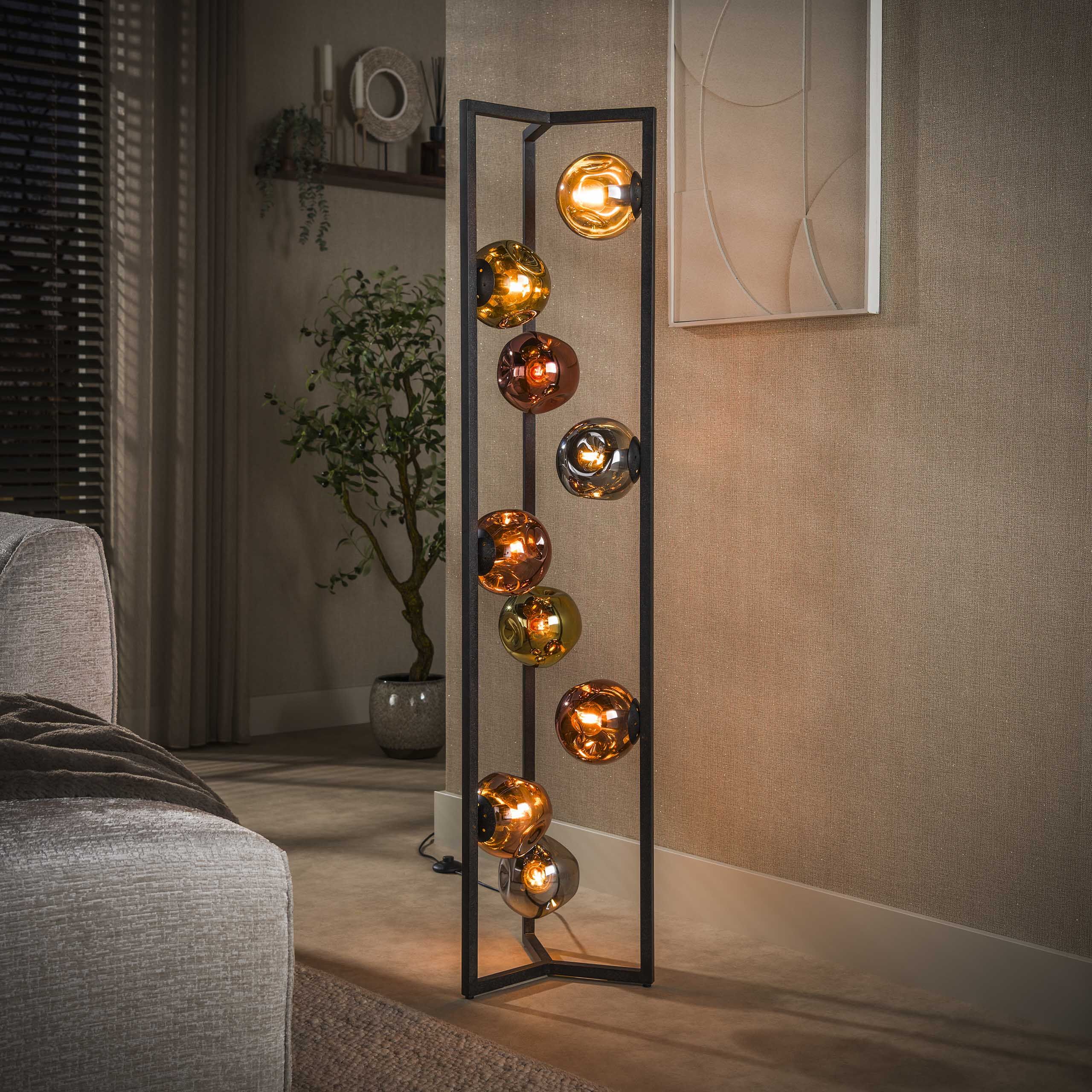Yair Vloerlamp van LifestyleFurn – Moderne Glanzende Verlichting voor Elk Interieur