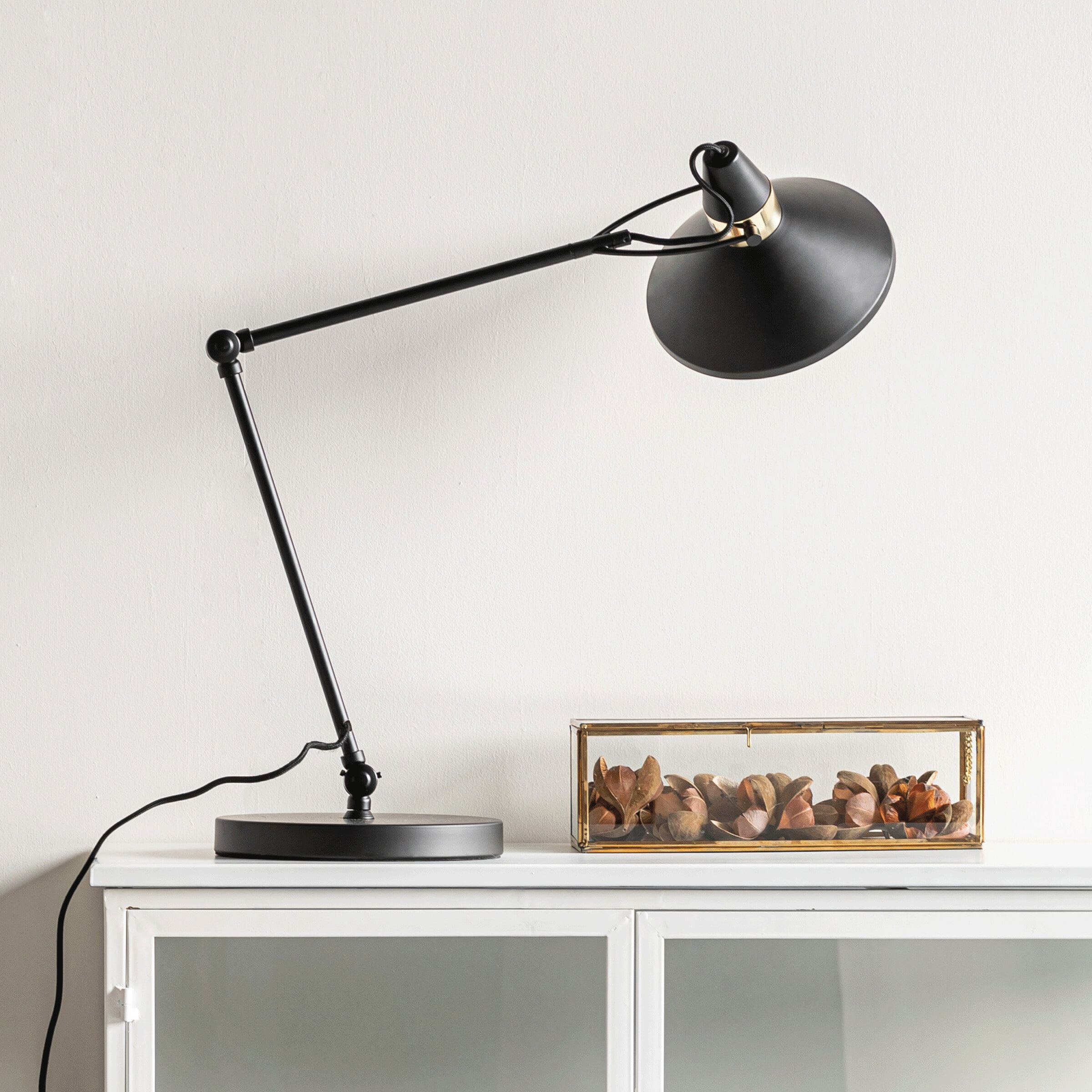 ZILT Ashley kantelbare tafellamp – 70 cm, strak zwart design