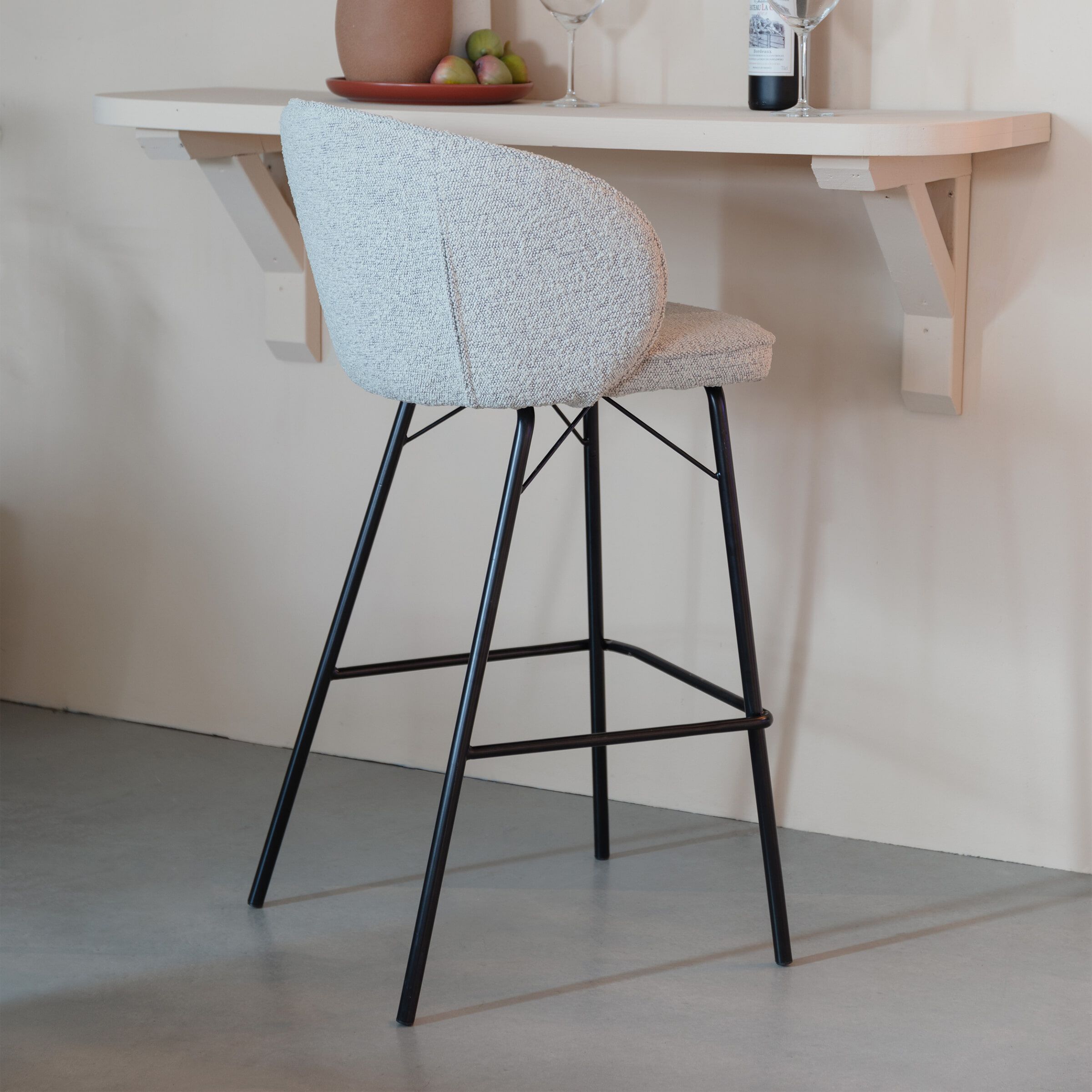 ZILT Barkruk Jacquelyne Bouclé – Beige, 75 cm zithoogte, stijlvolle barstoel