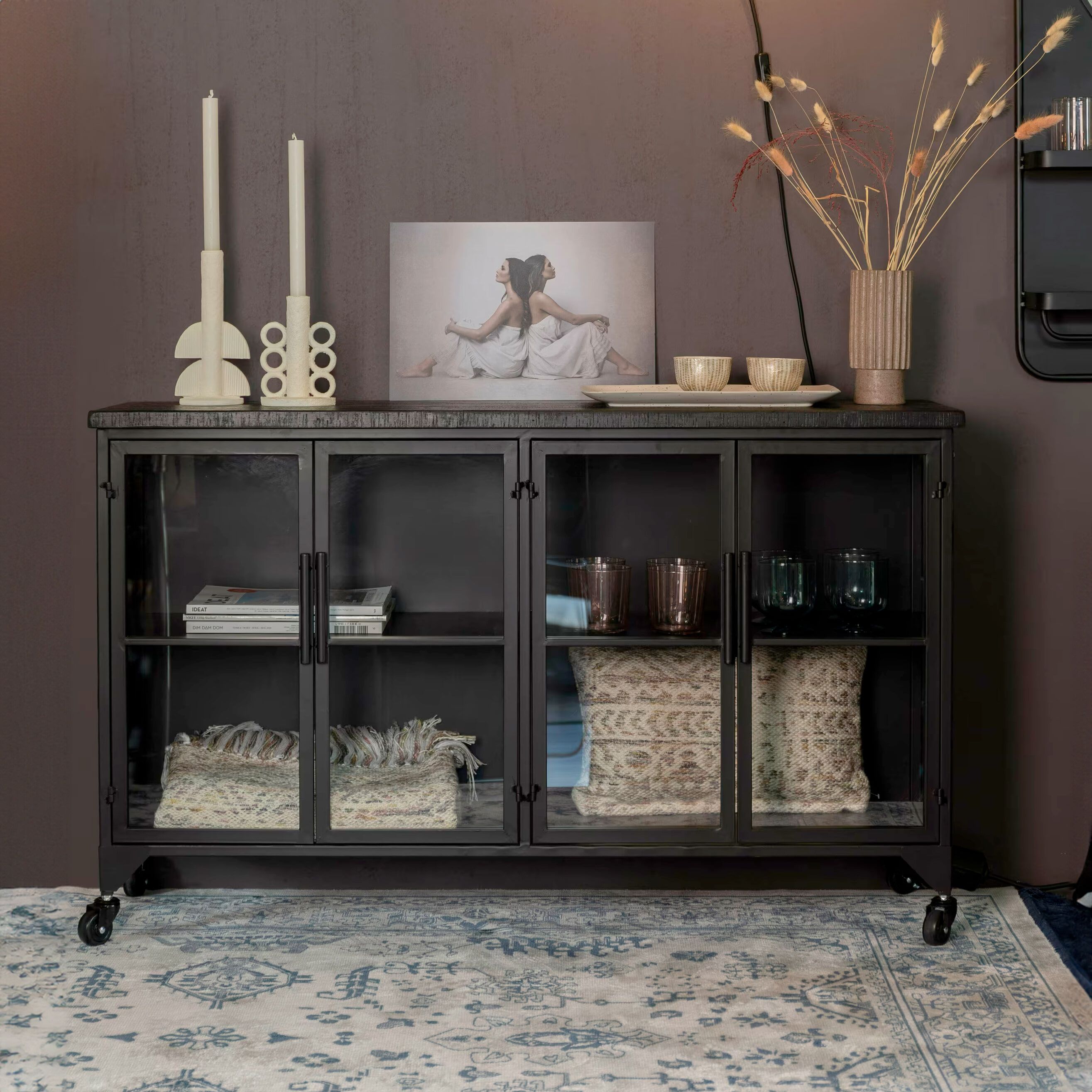 ZILT Bony Industrieel Dressoir op Wieltjes – Zwart, Metaal & Glas, 120 cm