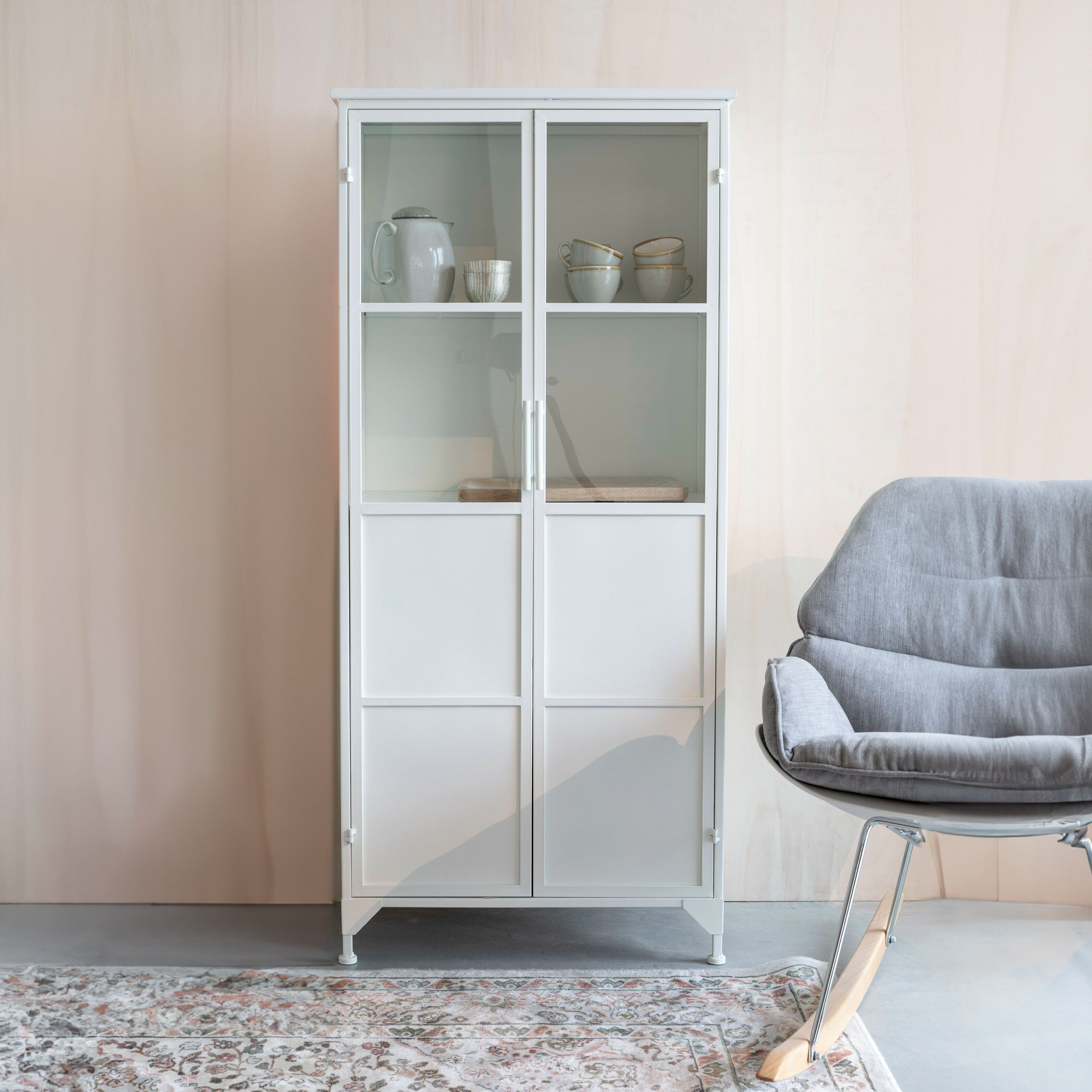 ZILT Majah vitrinekast – lichte witte Scandinavische opbergkast 150 cm