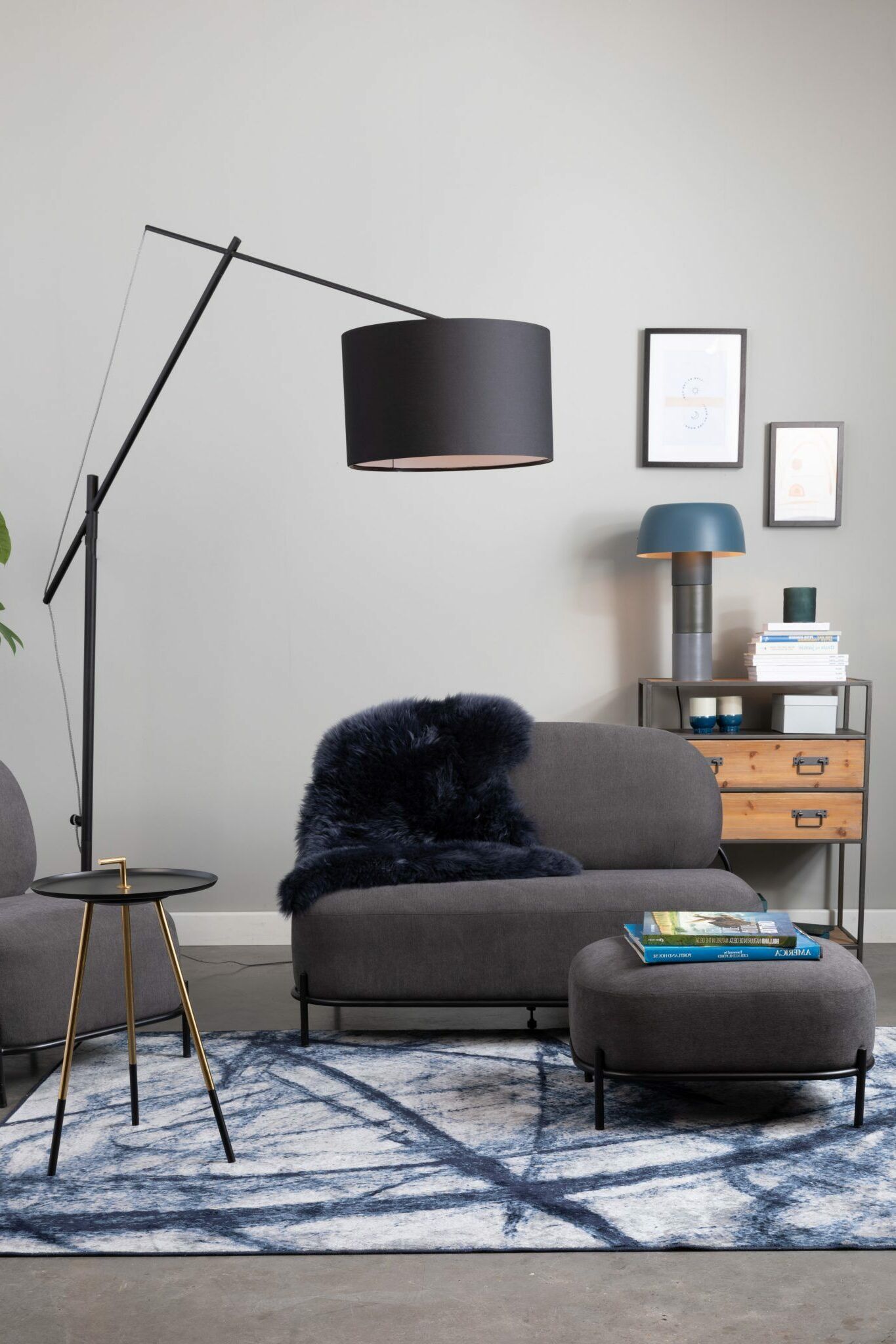 ZILT Vloerlamp Frederick – Strakke Zwarte Staande Lamp voor een Moderne Sfeer