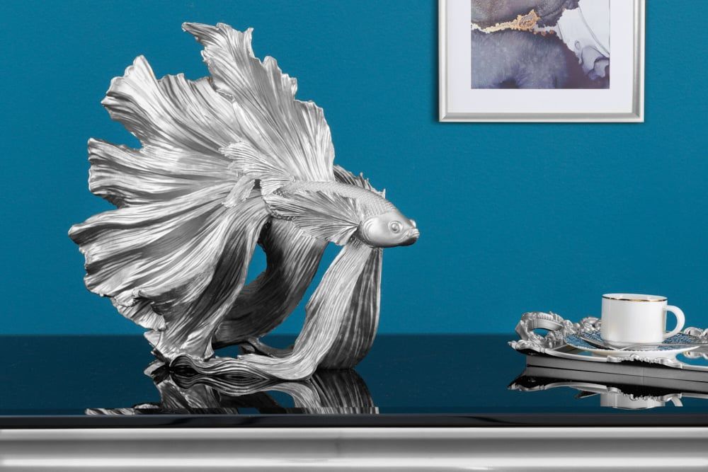 Zilveren Crown Tail Betta Sculptuur – 35 cm Design Decoratie van Invicta Interior