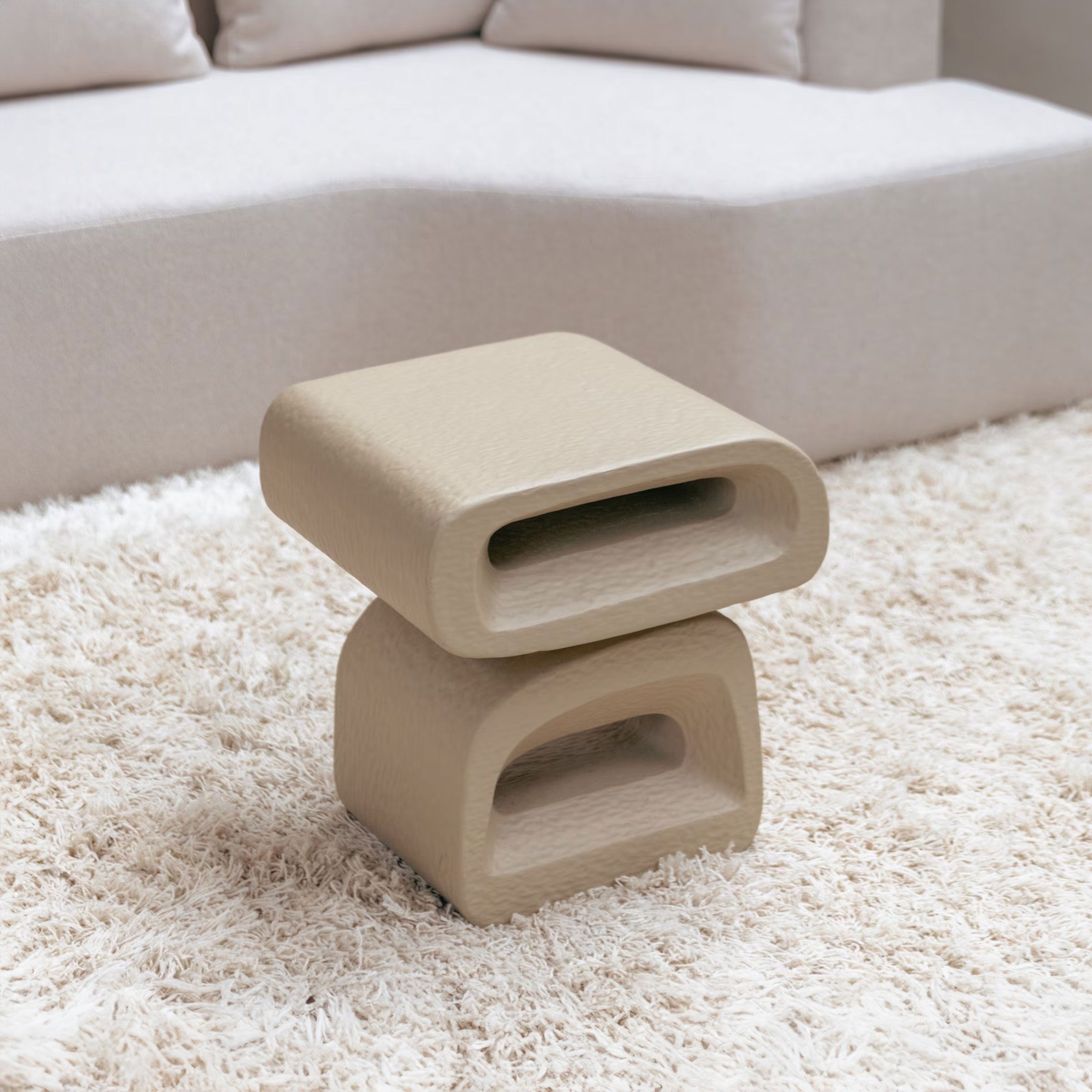 Zuiver Bijzettafel Eddy Resin – Compact, Beige en Vol Karakter