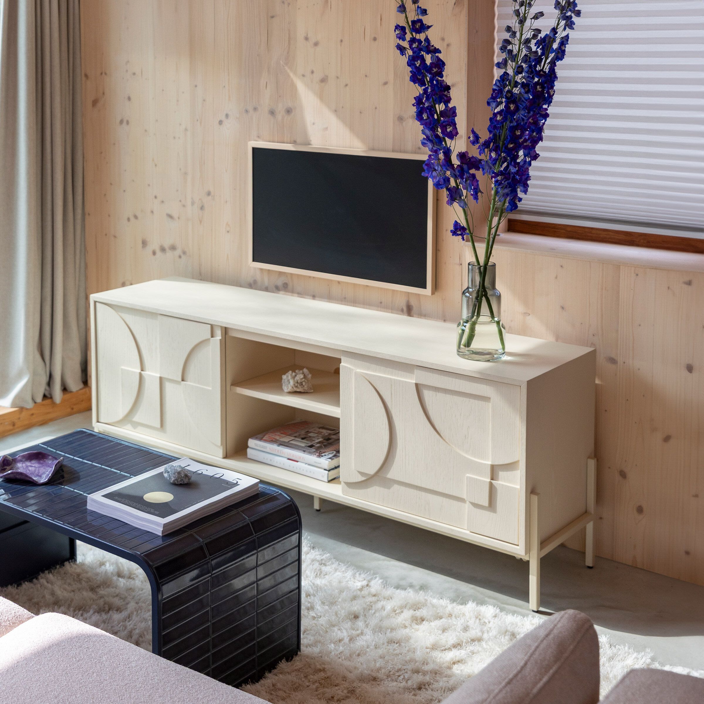 Zuiver Faces TV‑meubel – Massief eiken, 160 cm, Beige