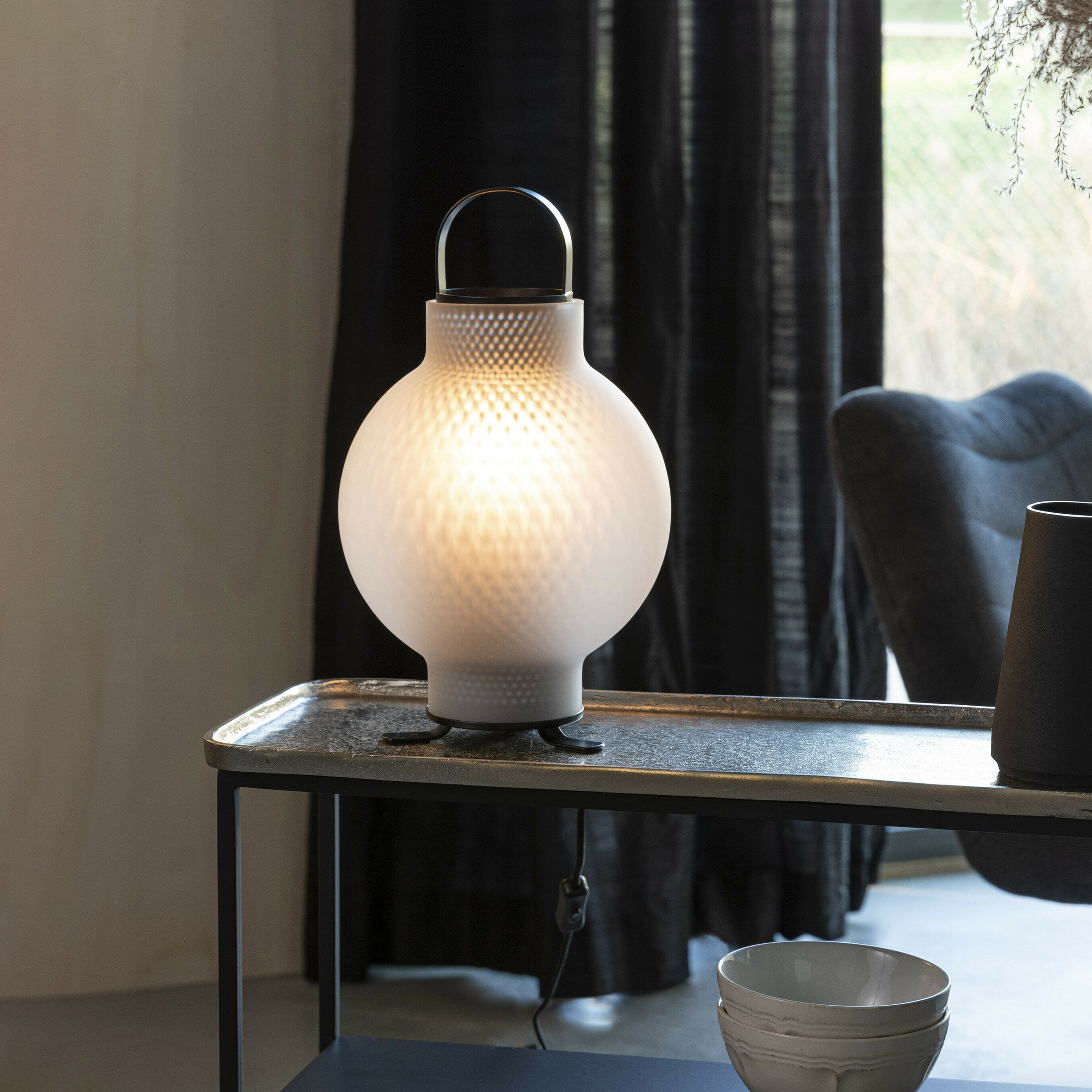 Zuiver Nomad Tafellamp – Modern sfeerverlichting in helder wit