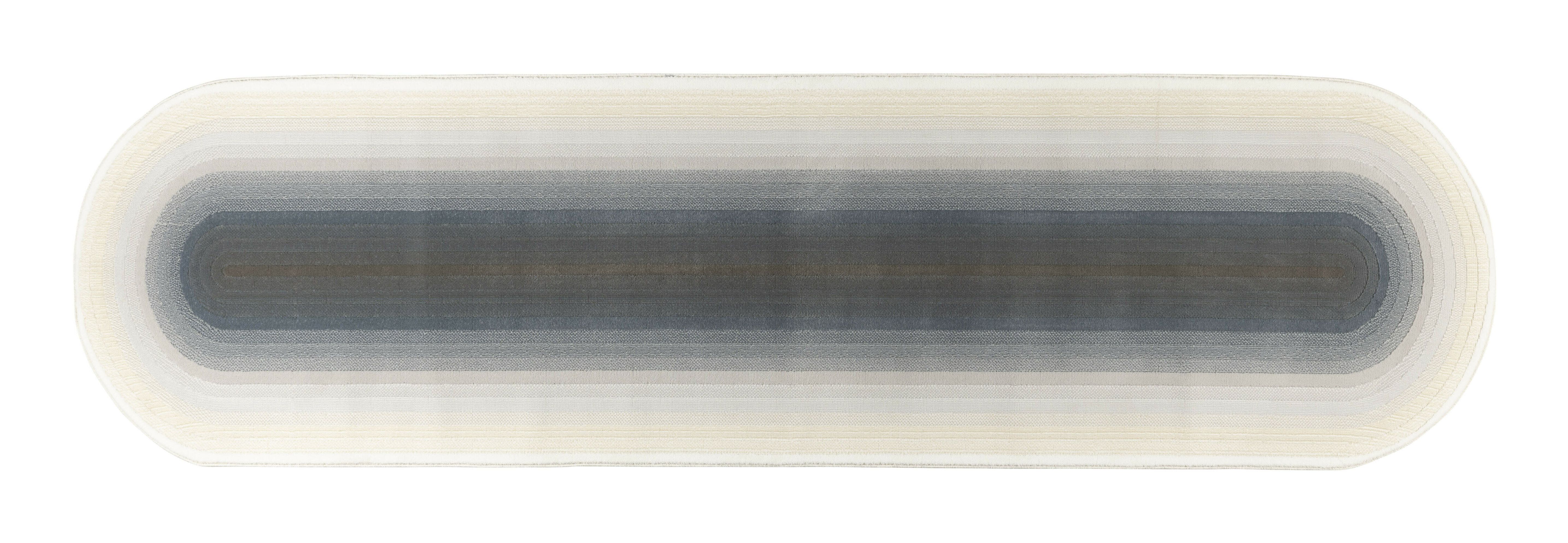 Zuiver Olympic Ovaal Vloerkleed 67 × 245 cm – Luxe Blauw met Zandkleurig Verloop