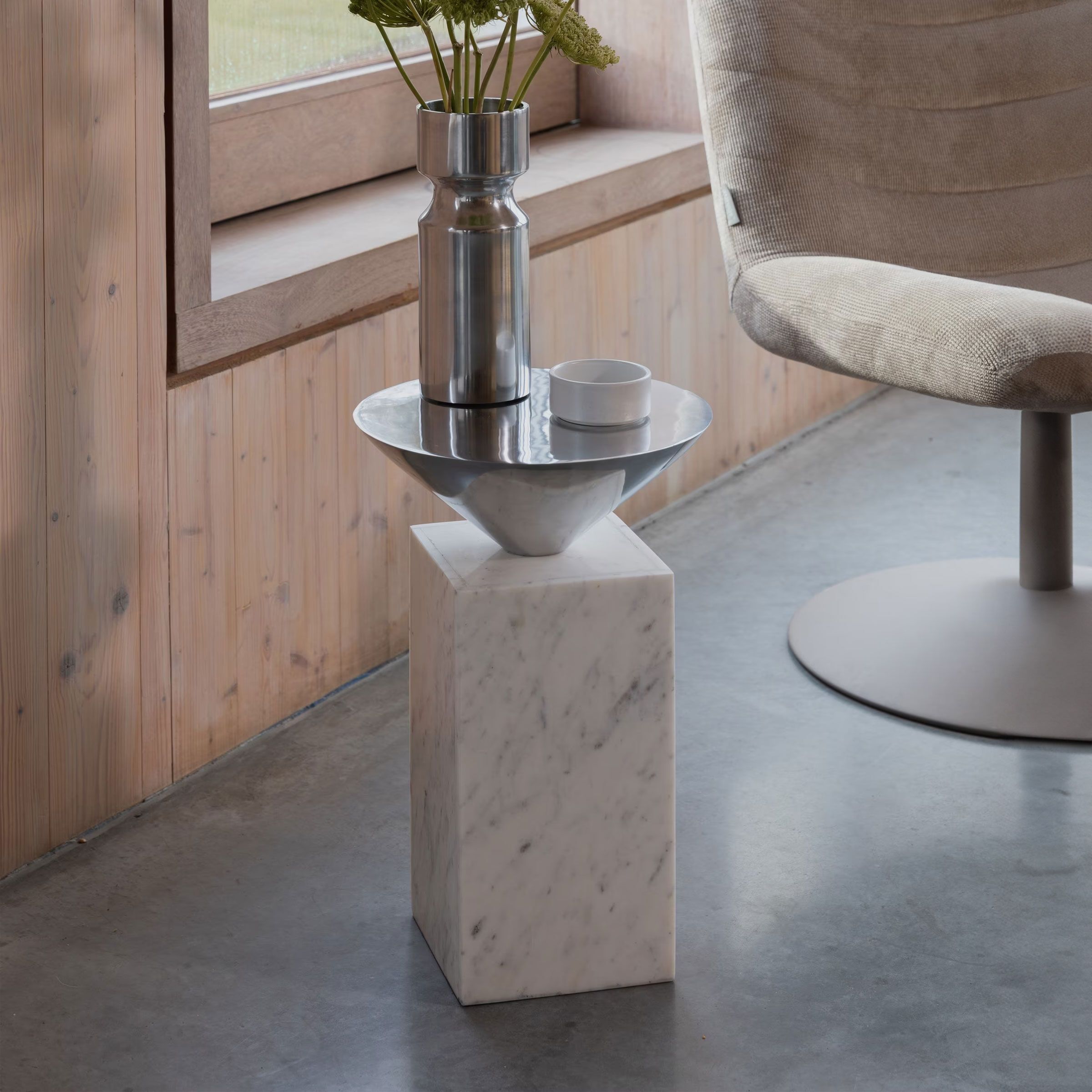 Zuiver Pride bijzettafel – modern marmer‑aluminium design