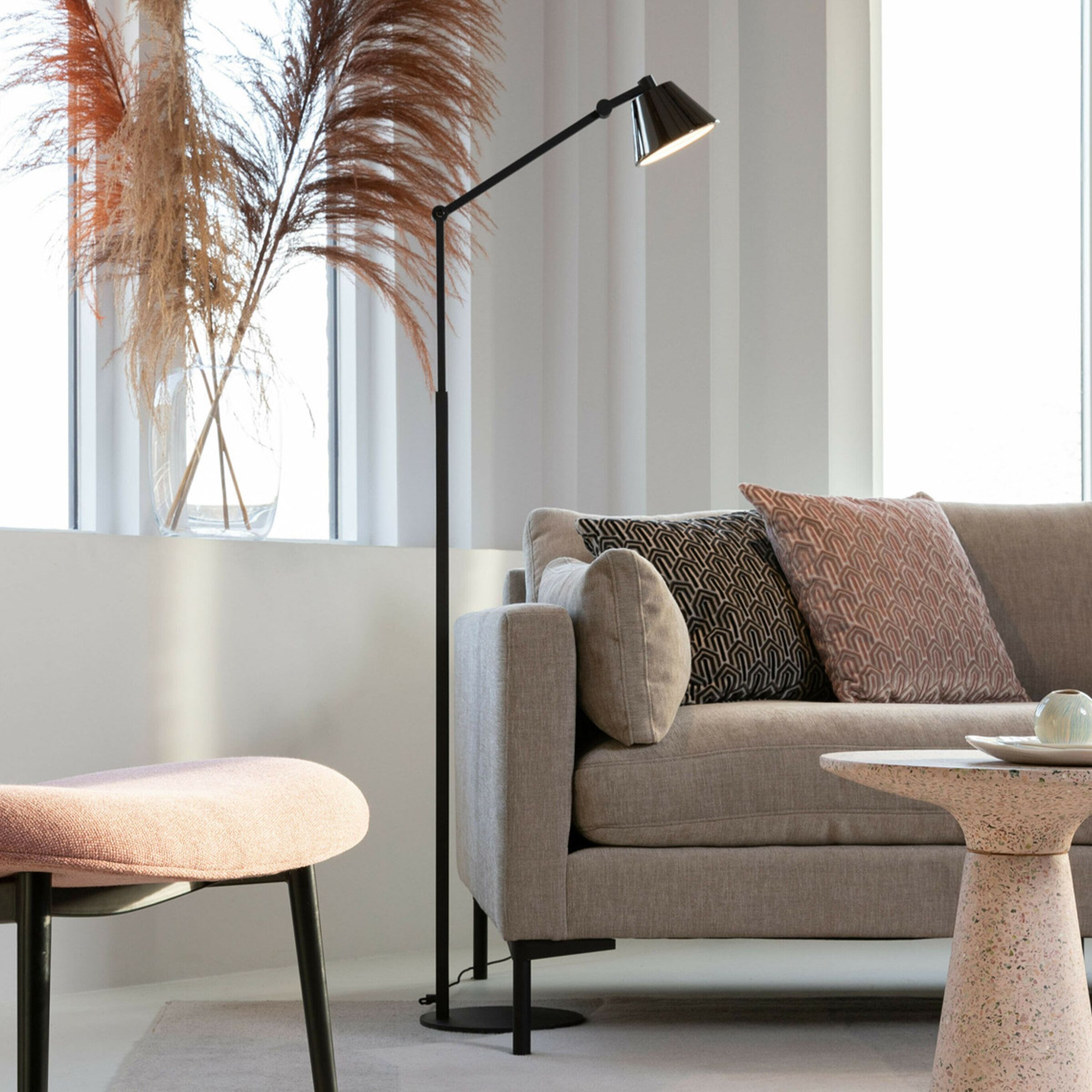 Zuiver Vloerlamp Lub 142 cm – Zwart, verstelbaar en stijlvol